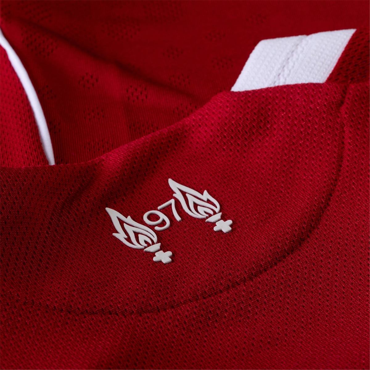 adidas Men's Liverpool FC Authentic Virgil Home Jersey 25/26 w/ EPL + NRFR Patches (Strawberry Red)